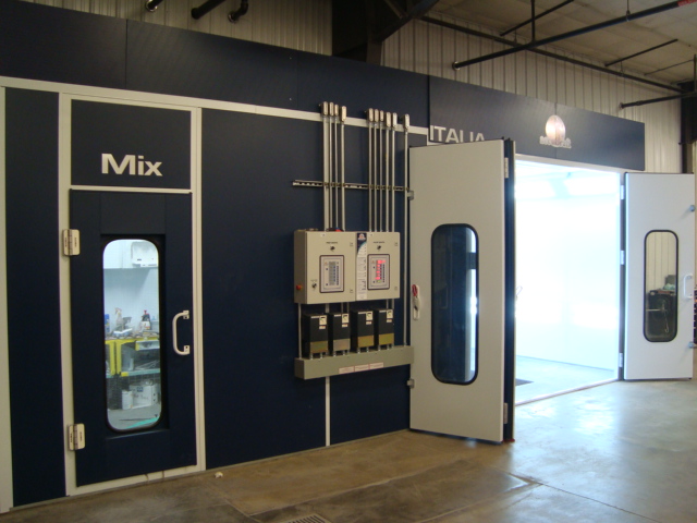 ITALIA Downdraft Paint Booth - Accudraft